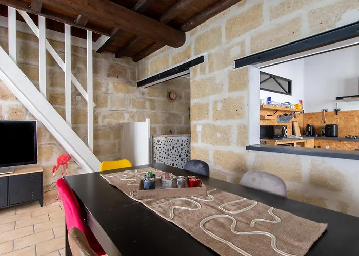 Maison Familiale A 2 Min A Pied De L'institut A Armand Calme Jeux Babyfoot Jacuzzi Proche